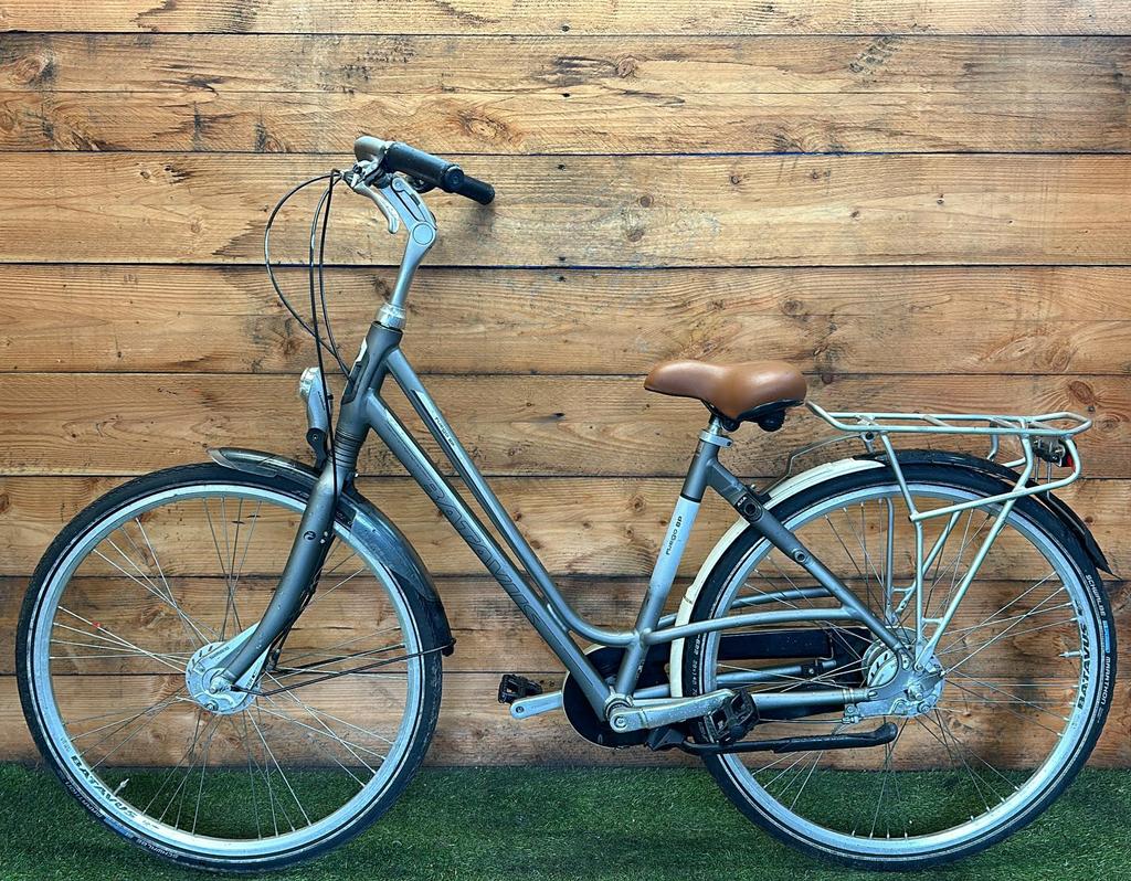 Batavus Fuego 8v 28inch 48cm