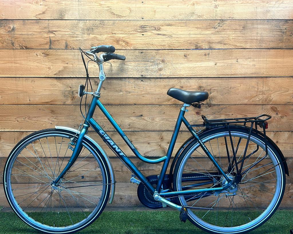 Giant Allrounder 7v 28inch 57cm