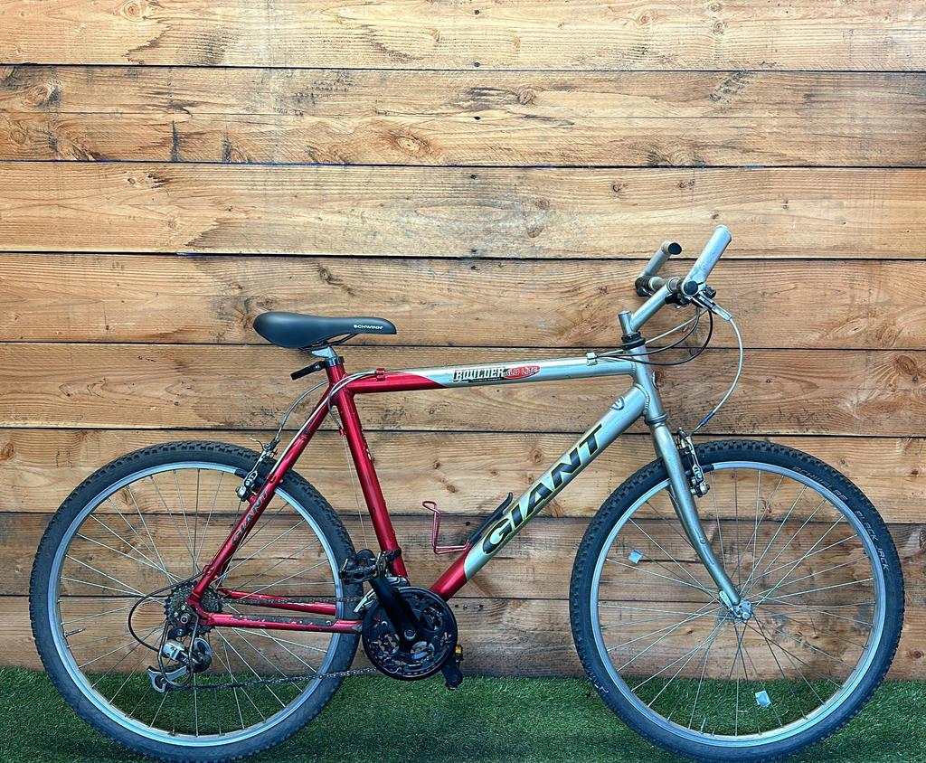 Giant Boulder 21v 26inch 55cm