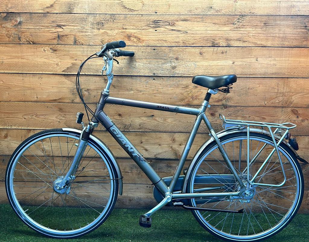 Giant Brasil 8v 28inch 57cm