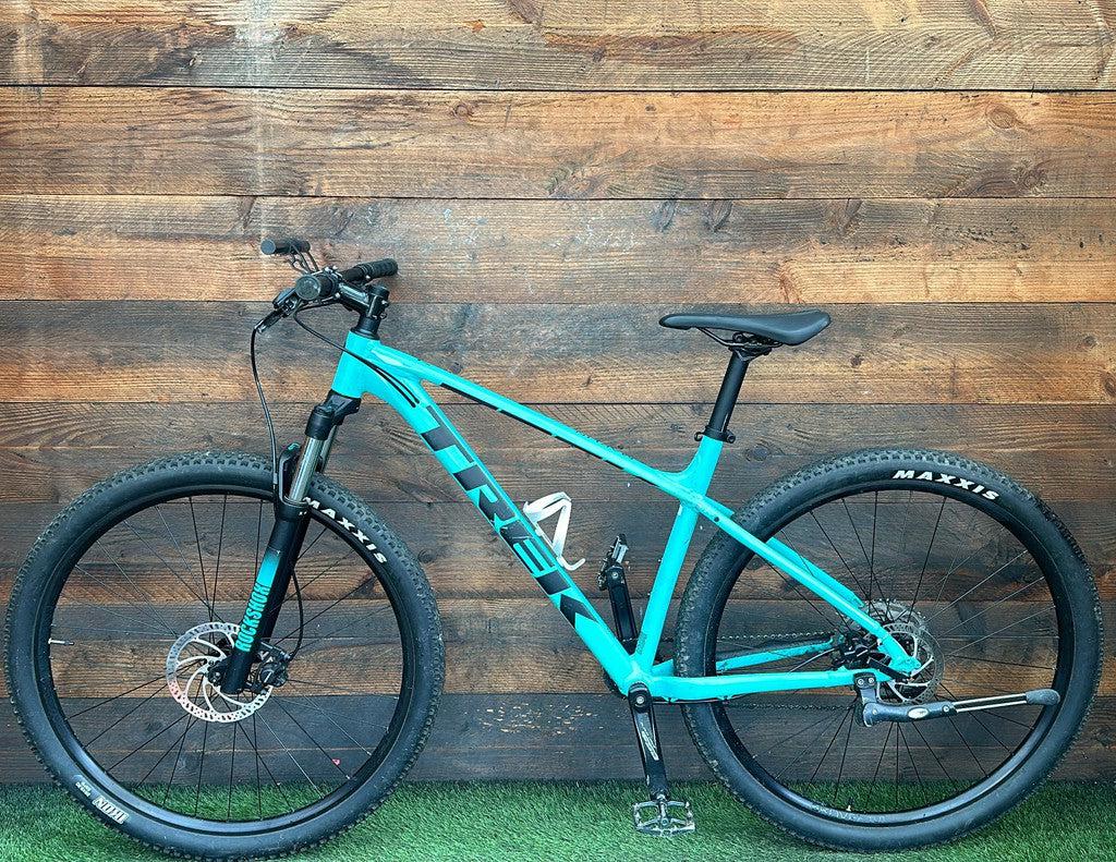 Trek Marlin 10v 28inch 47cm